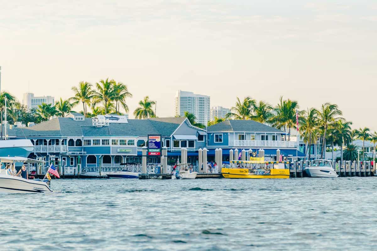 Dock and Dine at 15th Street Fisheries 