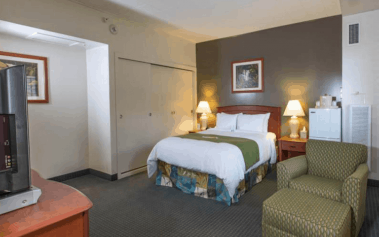 Military Lodging at Joint Base Pearl Harbor - Hickam